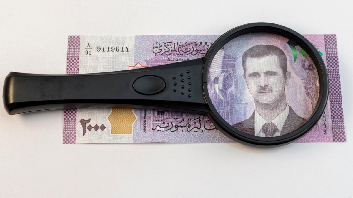 bashar al assad si tatal lui au fost inlocuiti de trandafiri masline si portocale pe bancnotele din siria ce mesaj are noul design