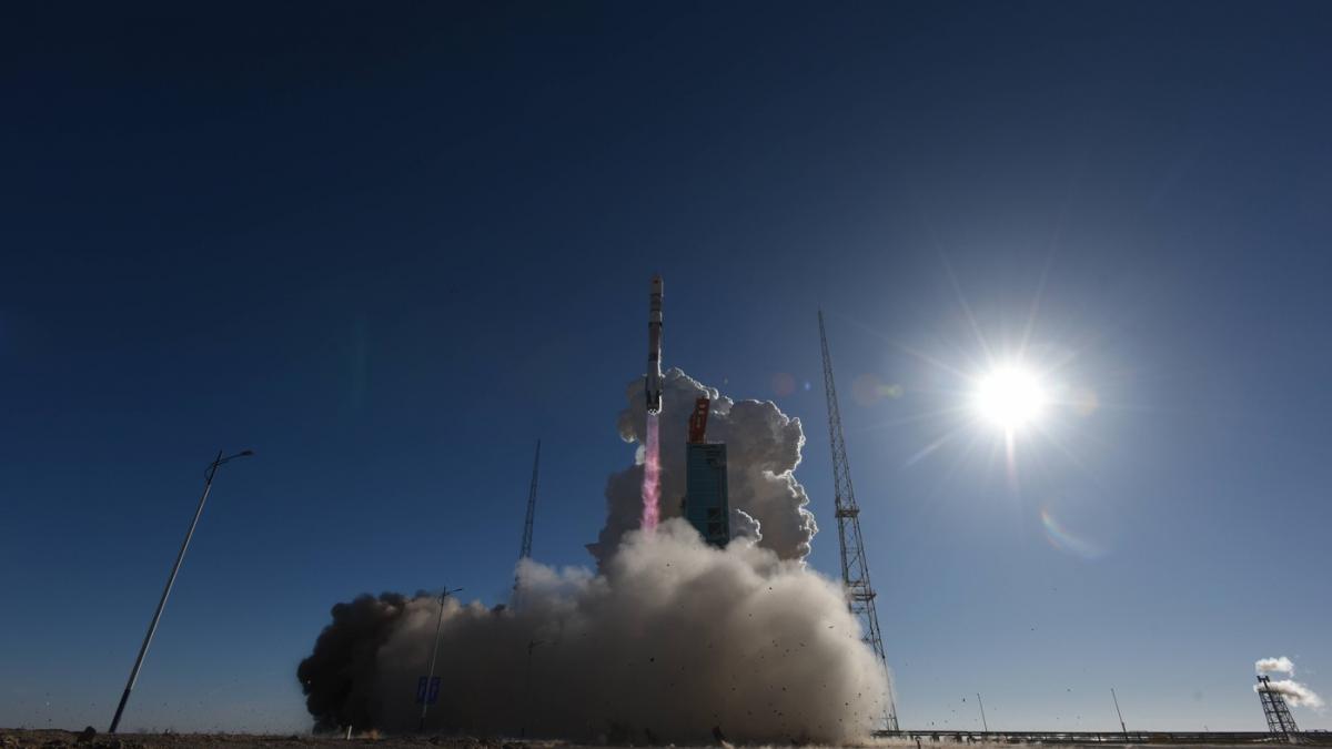 compania care si a facut praf racheta reutilizabila la aterizare se listeaza pe bursa si vrea sa l ajunga din urma pe elon musk