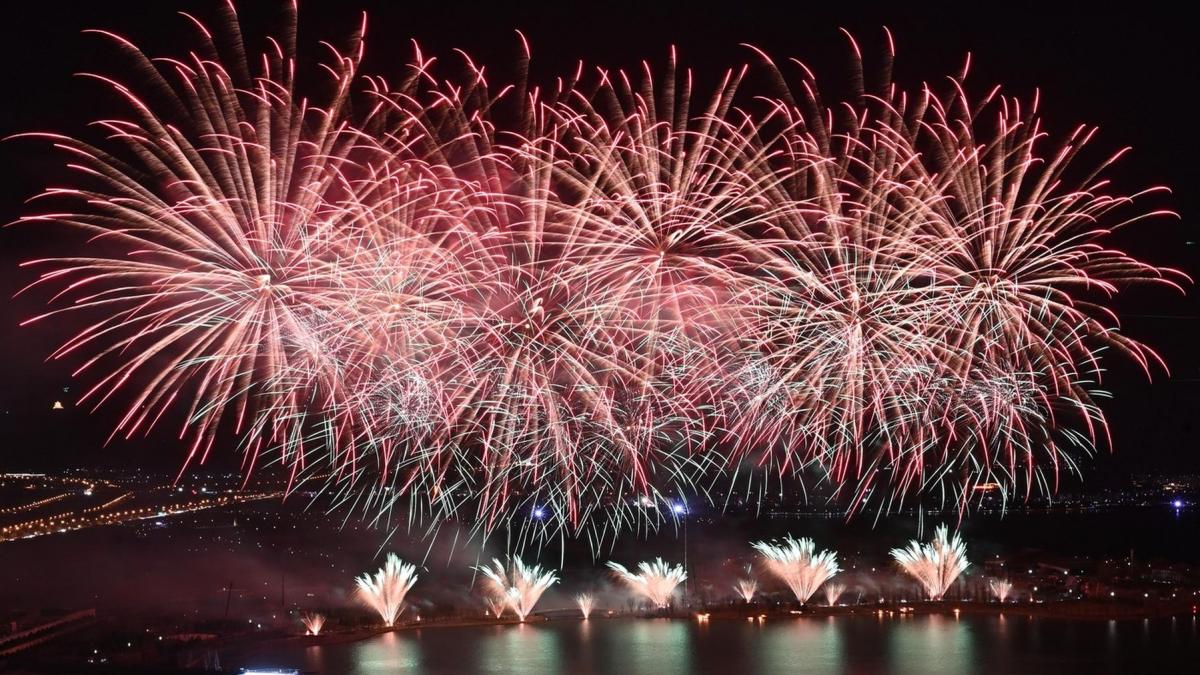 cea mai mare petrecere de revelion din lume desemnata de guinness world records in rio peste 2 5 milioane de persoane prezente