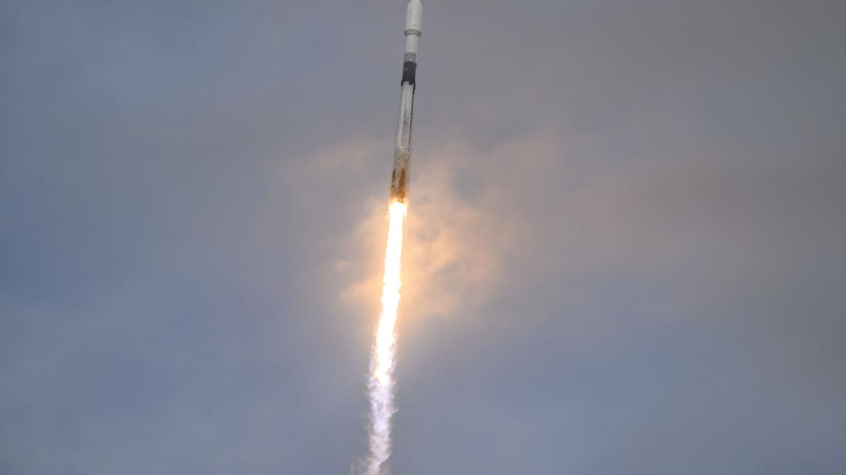 O fabrică de semiconductori cu un cuptor care arde la 1000 de grade Celsius a fost trimisă în spațiu. Ce va face pe orbita Pământului