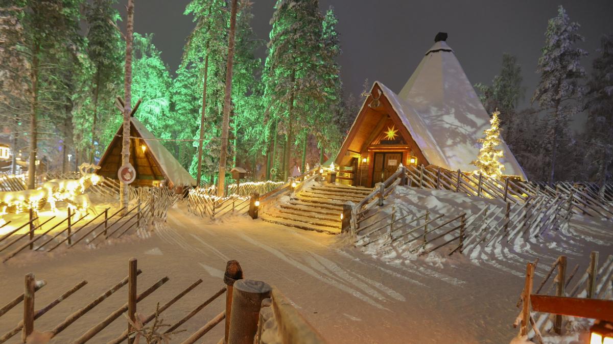 satul lui mos craciun din laponia coplesit de turisti cum o cabana pentru o fosta prima doamna a devenit o industrie de milioane