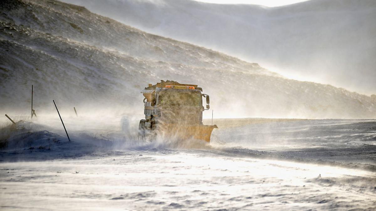 alerta meteo cod portocaliu de vijelii in mai multe judete anm anunta vreme severa cu ploi ninsori si viscol harta zonelor afectate