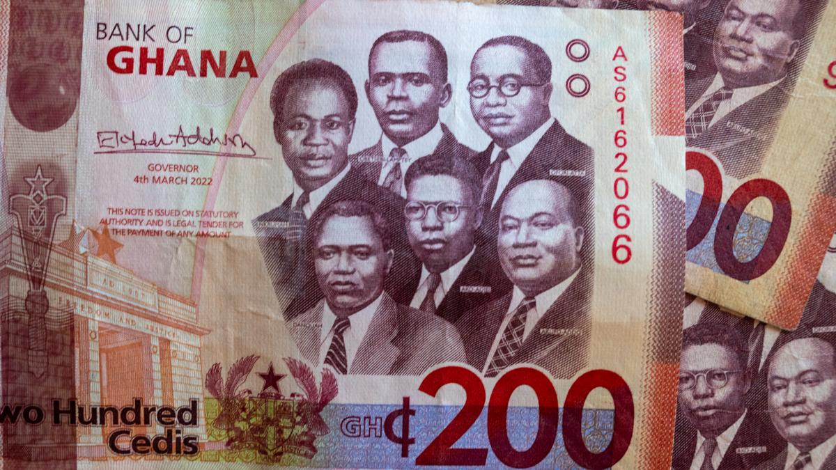 exporturile masive de aur au impins moneda nationala a ghanei cedi in topul valutelor internationale