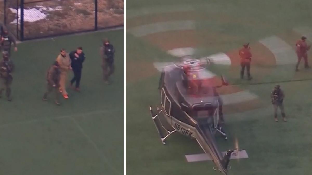 maduro a fost dus mai devreme in fata instantei fostul lider al venezuelei pazit de militari americani inarmati in drum spre tribunal