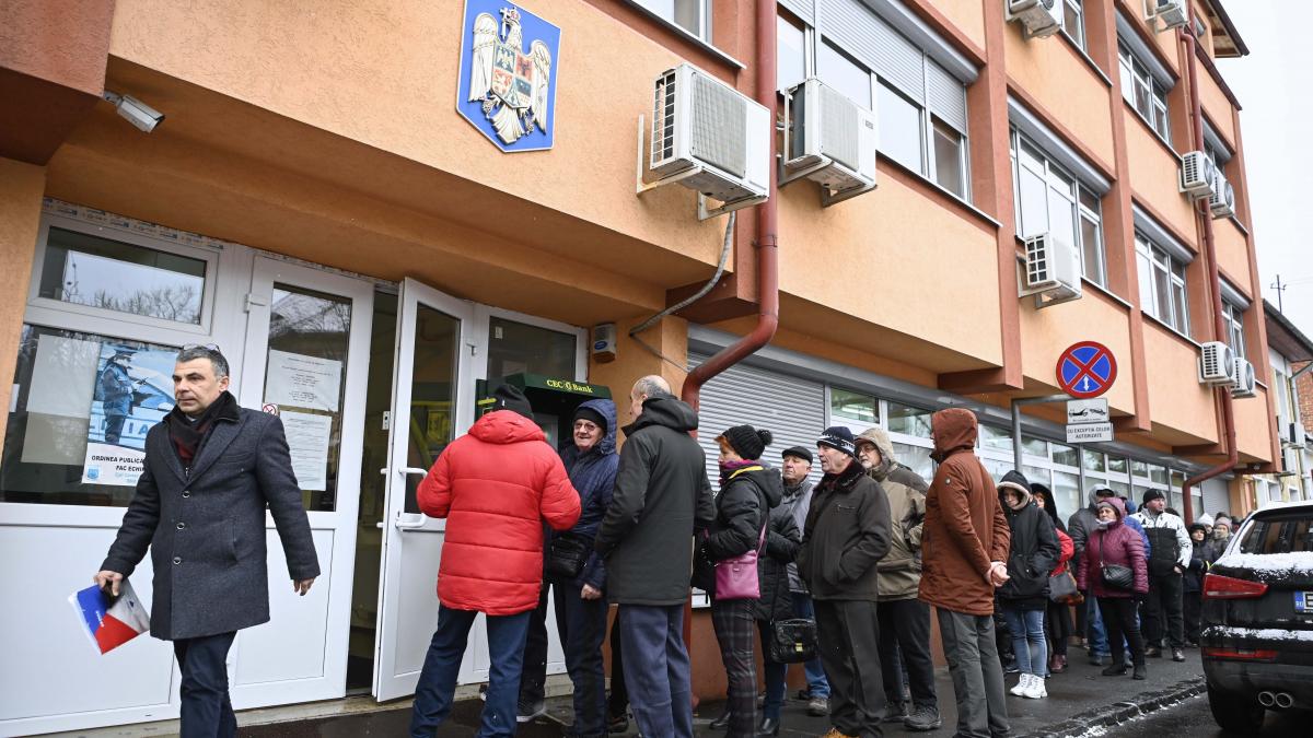 o marire asteptam dar nu 160 scandalul taxelor locale la sectorul 2 oamenii au primit dimineata o suma seara alta