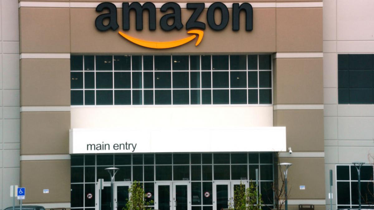 amazon le ofera managerilor o noua modalitate de a vedea angajatii care nu petrec destul timp la birou totul le apare pe ecran