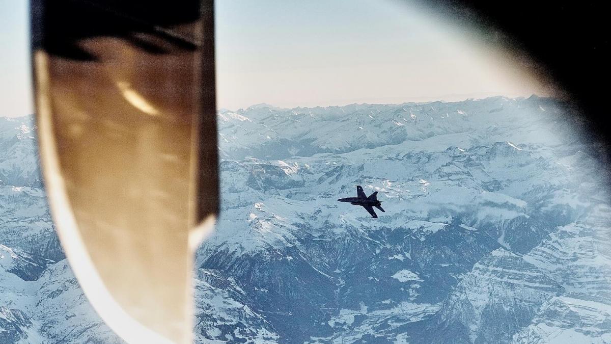 ce raspunde armata elvetiei pentru antena 3 cnn despre avioanele care l au insotit pe nicusor dan o oportunitate sa multumim romaniei