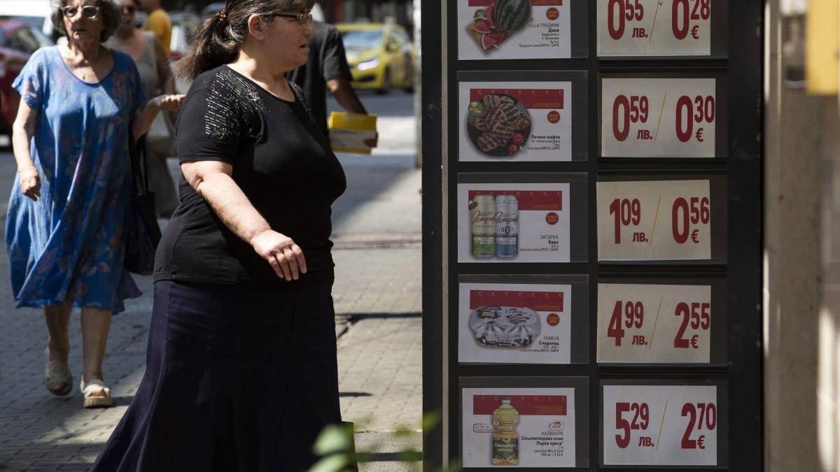 statul bulgar a dat amenzi de peste 100 000 de euro comerciantilor care au incalcat legea pentru adoptarea monedei europene