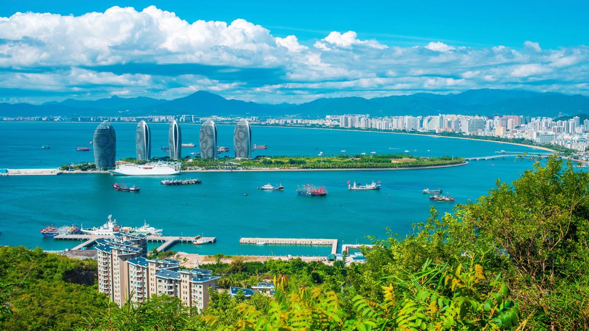 chinezii nu scuipa dupa rusi asa cum fac europenii cum a devenit hainan destinatia preferata a turistilor ocoliti de europa