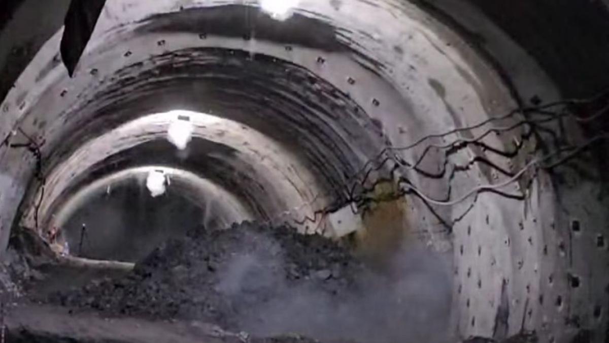 A1 Sibiu Pitesti Montan CNAIR Pistol 3