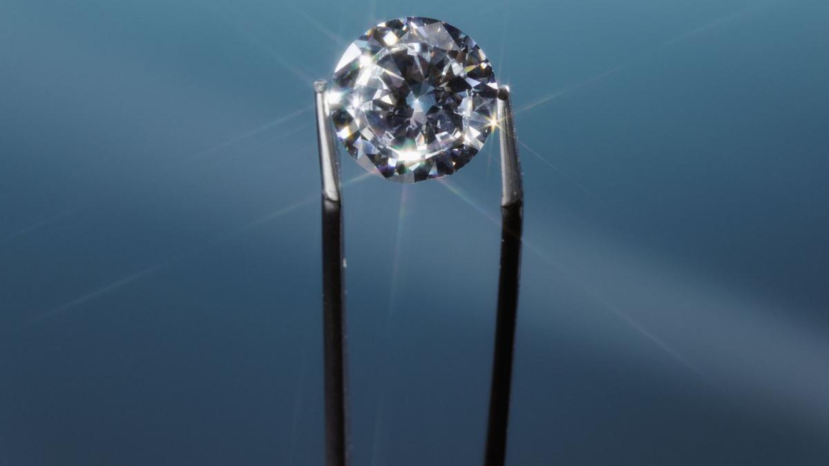 Șapte ani de muncă pentru o singură bijuterie. Conține diamante unice și valorează 150 de milioane de dolari