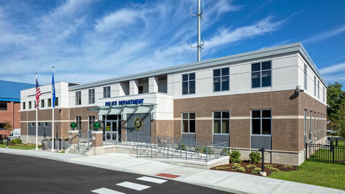 scrisoarea virala a unei copile care le a cerut scuze politistilor din connecticut ca a sunat din greseala la numarul unic de urgenta