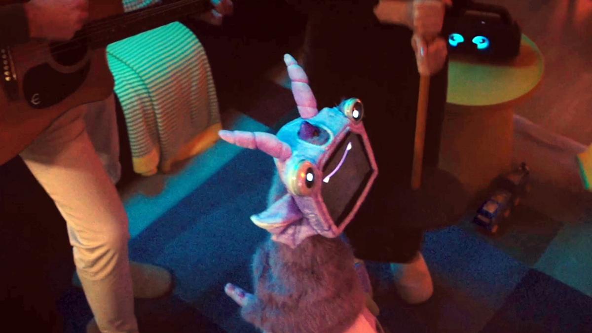 Cum arată robotul animal de companie: Ar trebui să țină locul unui cățel sau pisoi, dar are coarne și pare extraterestru