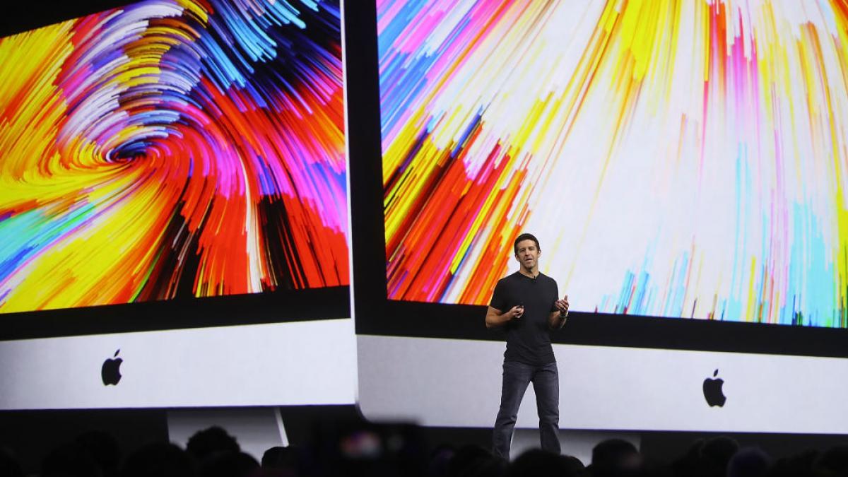 e genul de coleg cu care vrei sa iesi la bere cine este john ternus omul din umbra care ar putea prelua conducerea apple