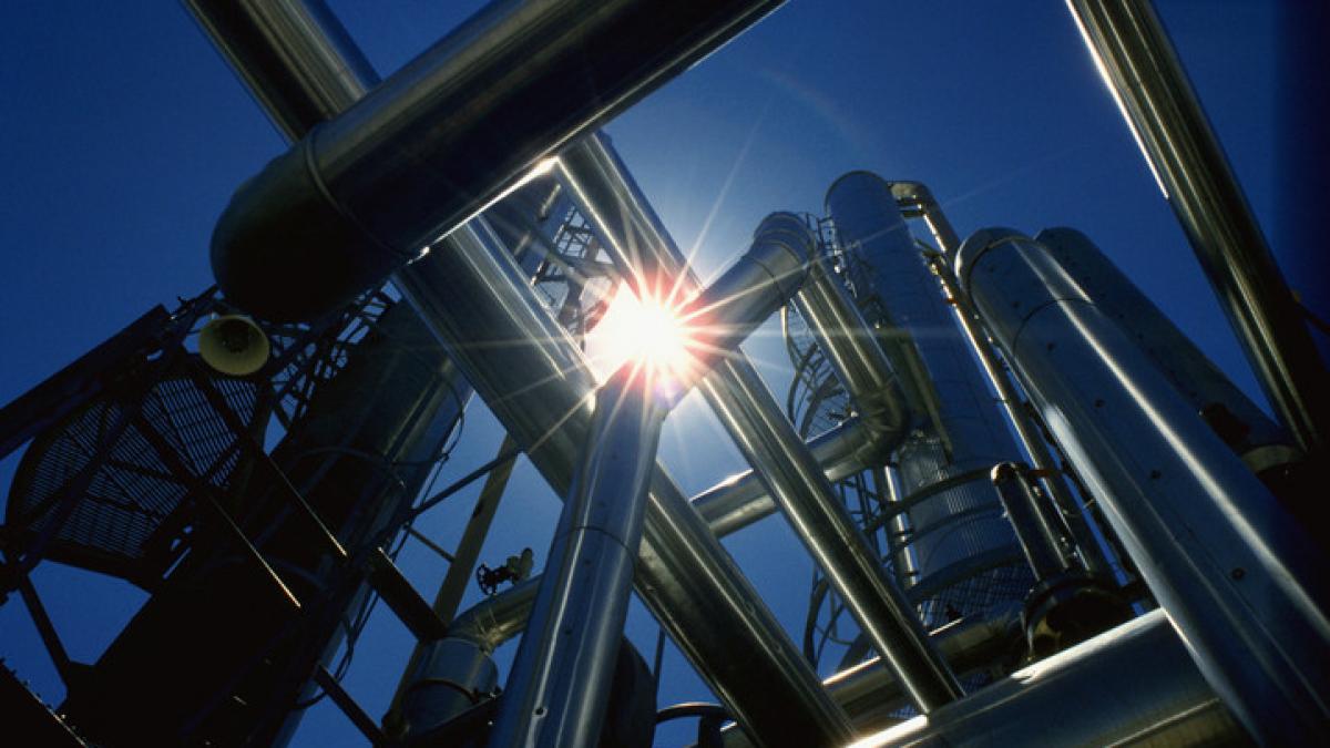 ue acuzata ca alimenteaza razboiul lui putin dupa ce in 2025 ar fi cumparat gaz natural lichefiat rusesc de 7 2 miliarde de euro