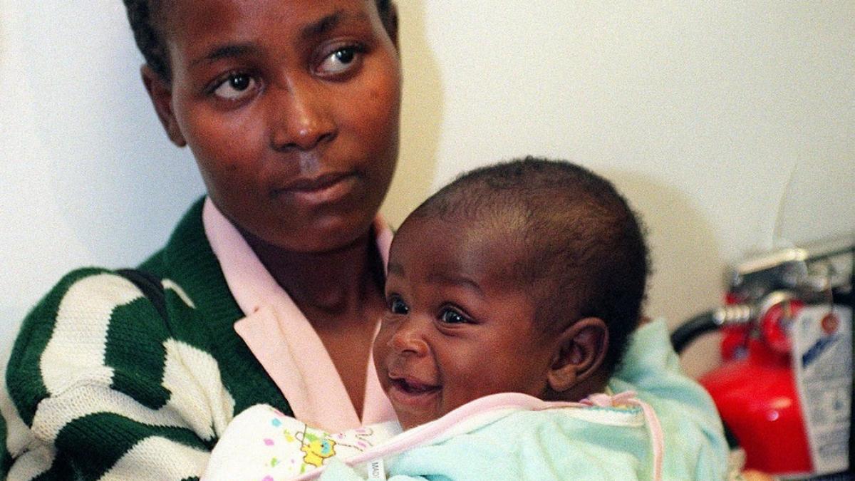 „Bebelușul-minune”, născut într-un copac în timp ce inundațiile devastau Mozambicul, a murit la 25 de ani. Rosita era simbol național