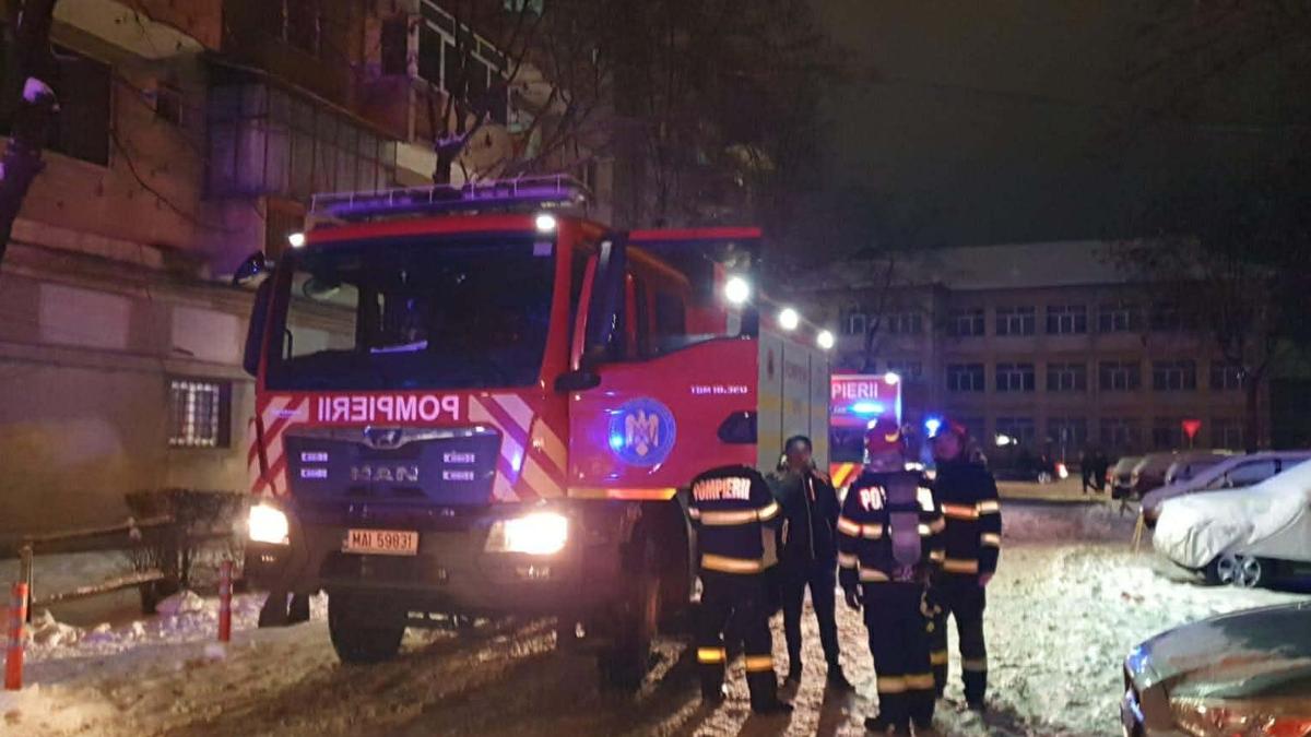 explozie urmata de incendiu intr un apartament din municipiul zalau un barbat a suferit arsuri a fost activat planul rosu