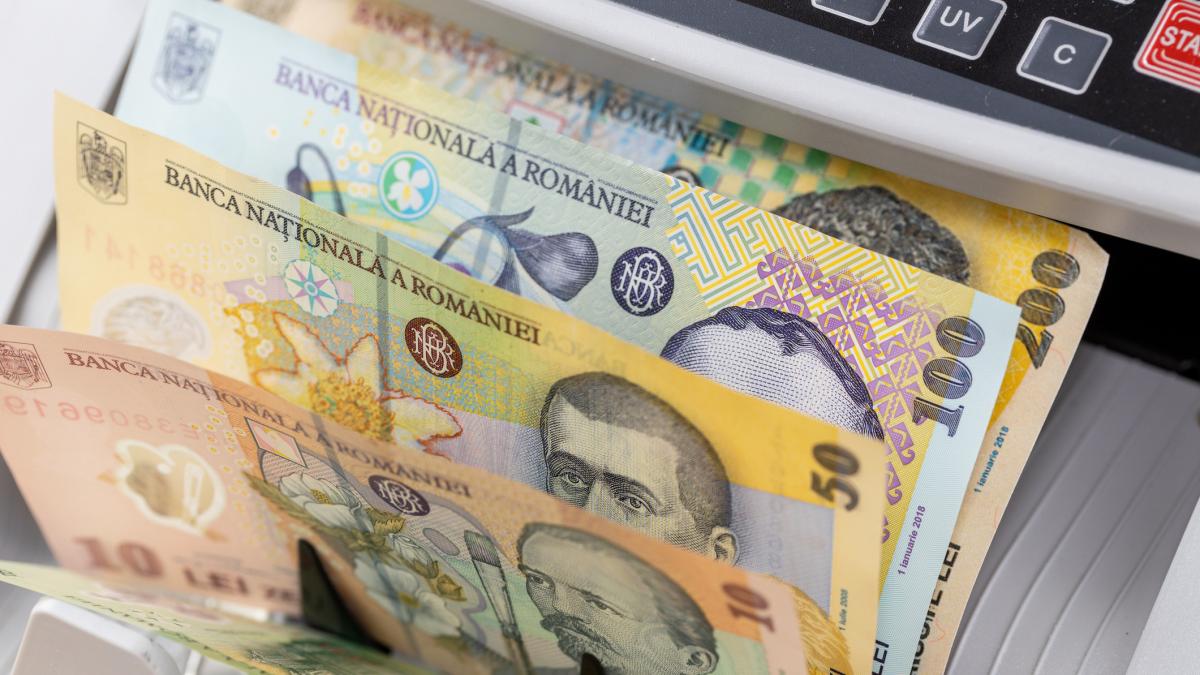 in iasi peste 8 2 milioane de lei au fost incasati doar in cateva zile din taxe si impozite