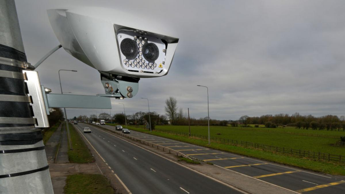 550 de radare fixe pe drumuri și autostrăzi: Unde se montează, când devin funcționale și cum vor măsura viteza medie. Termenul era 2026