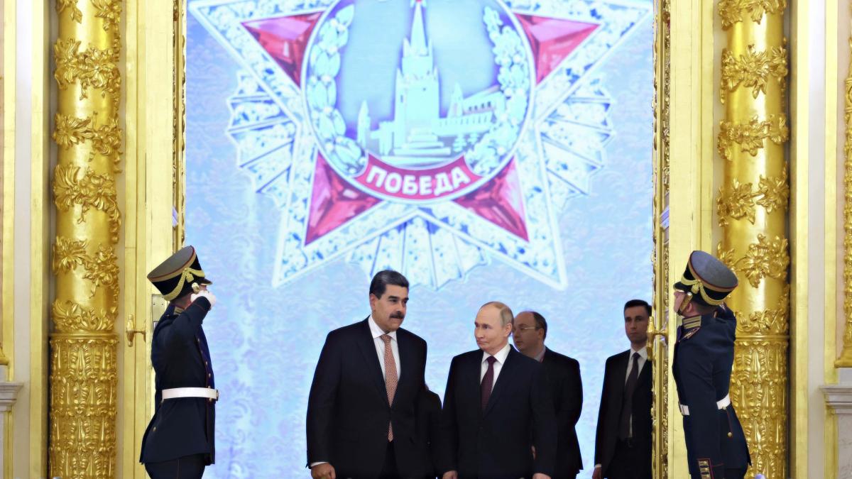 Bloomberg: Putin este gata să „predea” și Iranul, după Assad și Maduro, de dragul relațiilor cu Trump