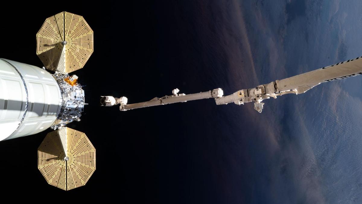 echipajul crew 11 este evacuat de la bordul statiei spatiale internationale iss nasa nu a dezvaluit identitatea astronautului bolnav