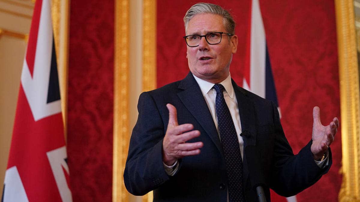 Guvernul britanic renunţă la planurile de a face obligatorie o carte de identitate pentru a lucra în Regatul Unit