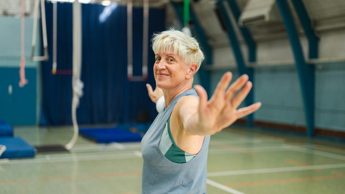 femeie in sala de sport