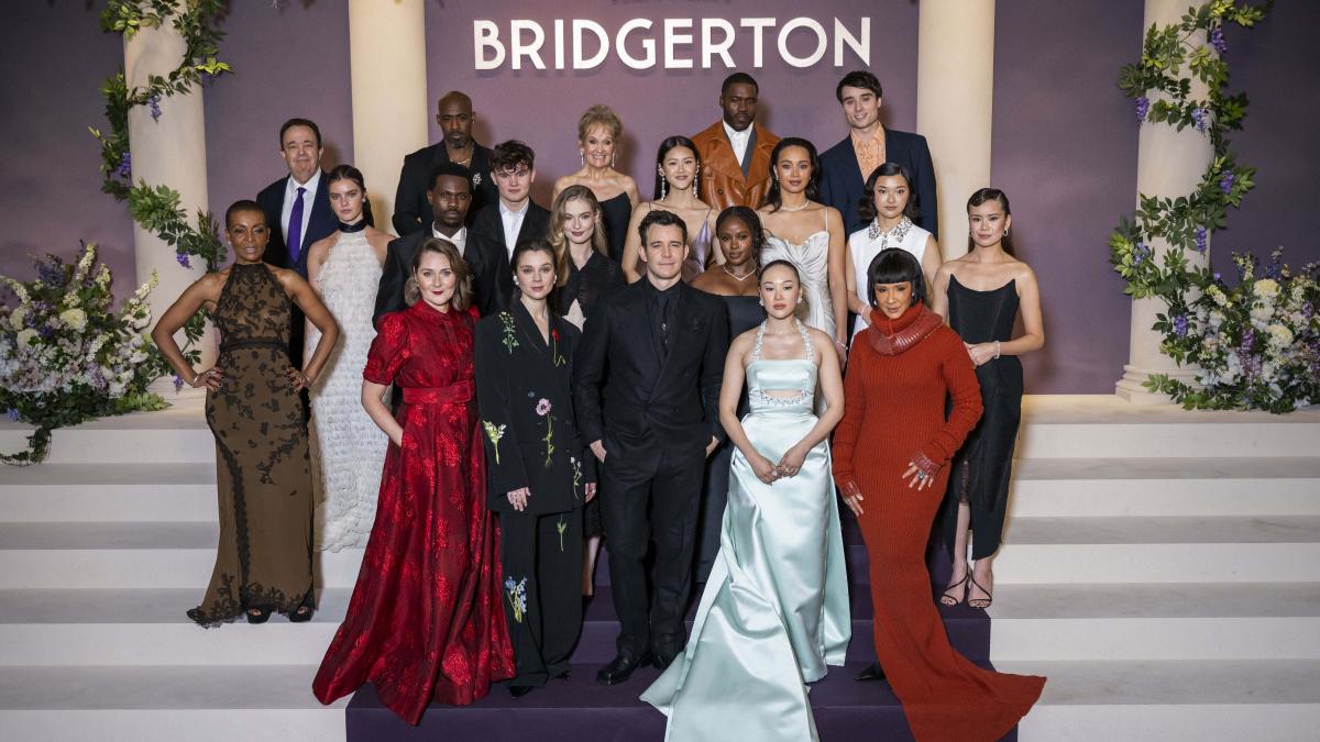 Serialul Bridgerton revine pe ecrane. Claudia Jessie, Hannah Dodd şi Luke Newton, dezvăluiri din culise din sezonul 4