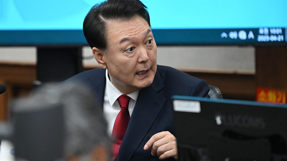 presedintele demis al coreei de sud dupa ce a declarat legea martiala a fost condamnat la 5 ani de inchisoare cu executare