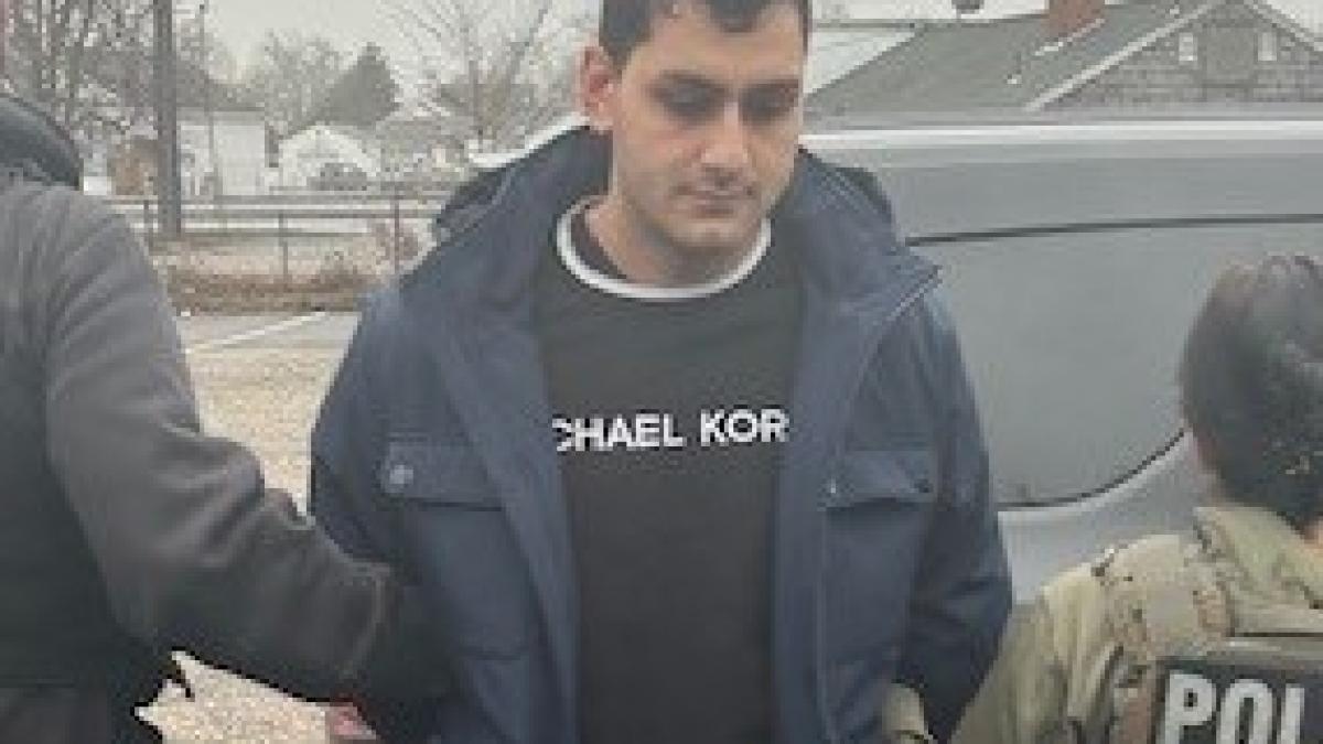 cine este romanul arestat de ice in boston acuzatiile procurorilor a fost prins in urma unui flagrant