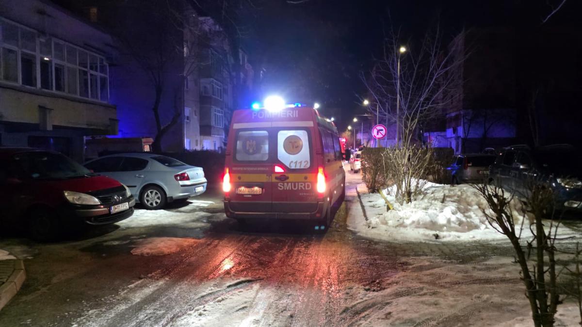 Explozie într-un bloc din Alba Iulia: un bărbat cu arsuri grave, zeci de oameni evacuați