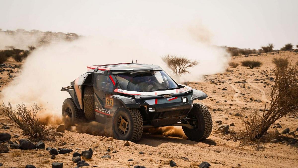 victorie fara precedent dacia a castigat raliul dakar cea mai intensa competitie auto din lume