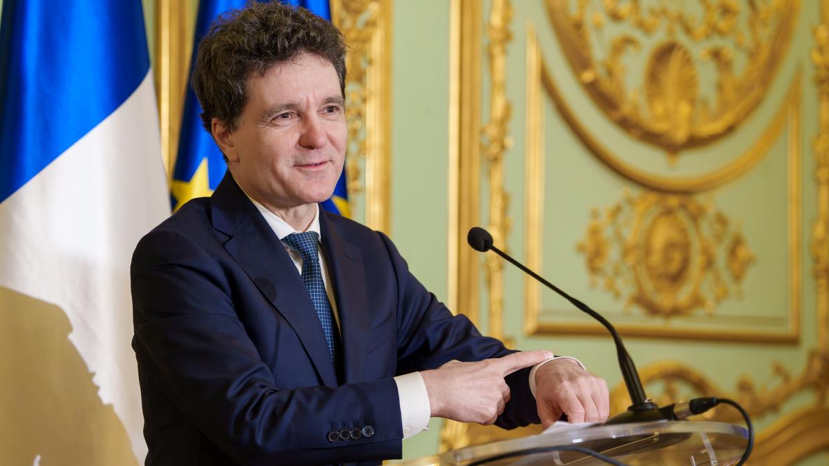 de ce nu merge nicusor dan la davos consilier prezidential mesajul e nu umblu teleleu prin lume agenda nu avea substanta