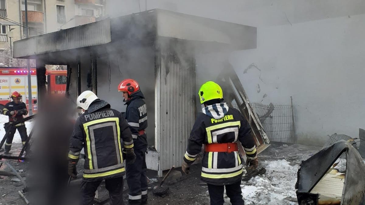 incendiu urmat de o explozie in gherla o placintarie a fost distrusa
