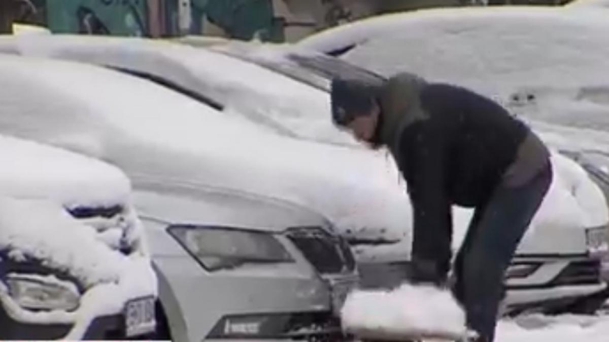 sute de romani au ajuns la urgente dupa ce au cazut pe gheata sau cu simptome de hipotermie ce sfaturi au medicii