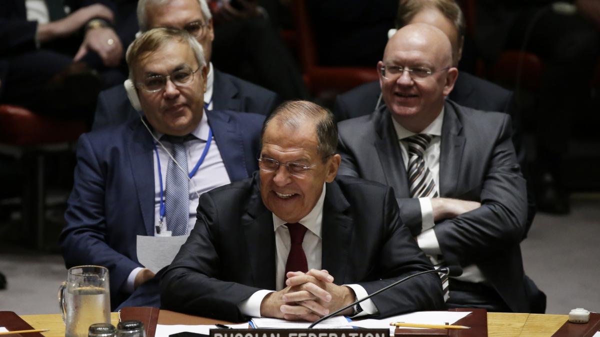 Serghei Lavrov râde