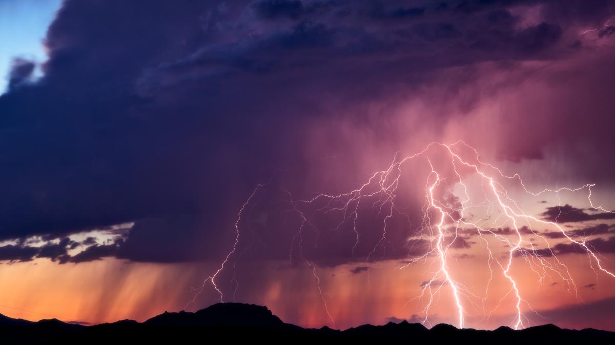 mae i a avertizat pe romanii care calatoresc in italia ca un cod rosu in sicilia e in vigoare furtuni si rafale de vant de 120 km h