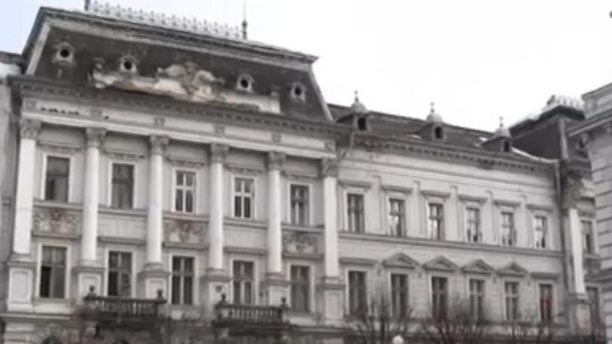 primaria arad trebuie sa recupereze 84 000 de euro de la strainii care au cumparat apartamente in cladiri istorice dar le au abandonat