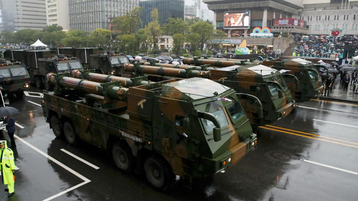 racheta monstru a coreei de sud intra in serviciu hyunmoo 5 cea mai puternica racheta antibunker non nucleara