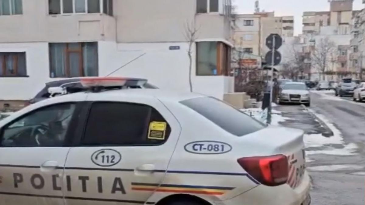 un tanar si a ucis mama si a stat o noapte cu cadavrul in casa dupa care a anuntat crima la 112