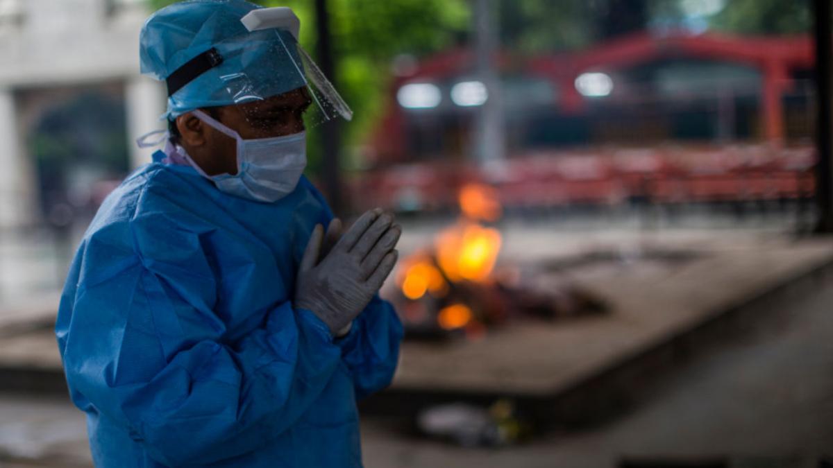 cadru medical combinezon infectie epidemie india