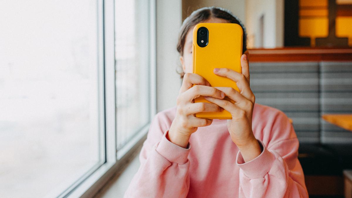 marea britanie pe cale sa interzica retelele sociale pentru copiii sub 16 ani proiectul a trecut de camera lorzilor