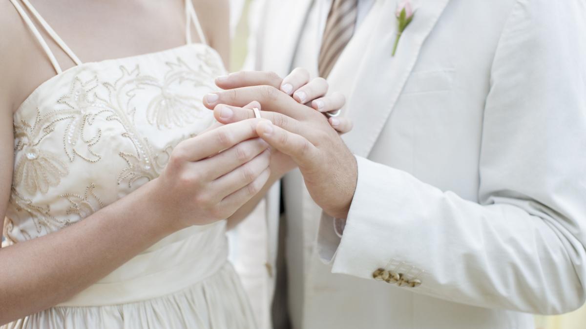 un barbat din italia a fost arestat chiar dupa ce s a casatorit si si a petrecut noaptea nuntii dupa gratii