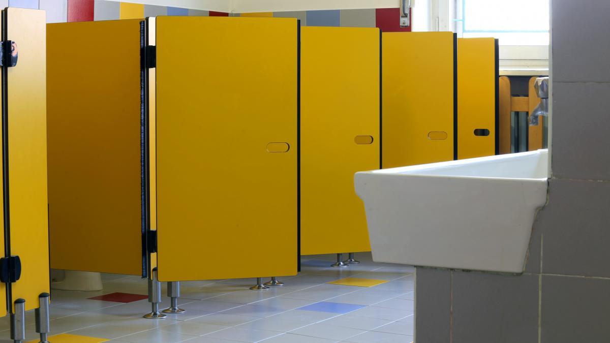 motivul pentru care o scoala de top din austria a interzis hartia igienica veniti cu ea de acasa