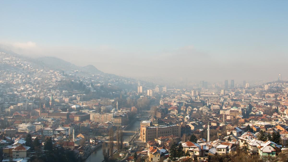 o capitala europeana este de doua zile cel mai poluat oras din lume s a declarat stare de alerta aerul este periculos