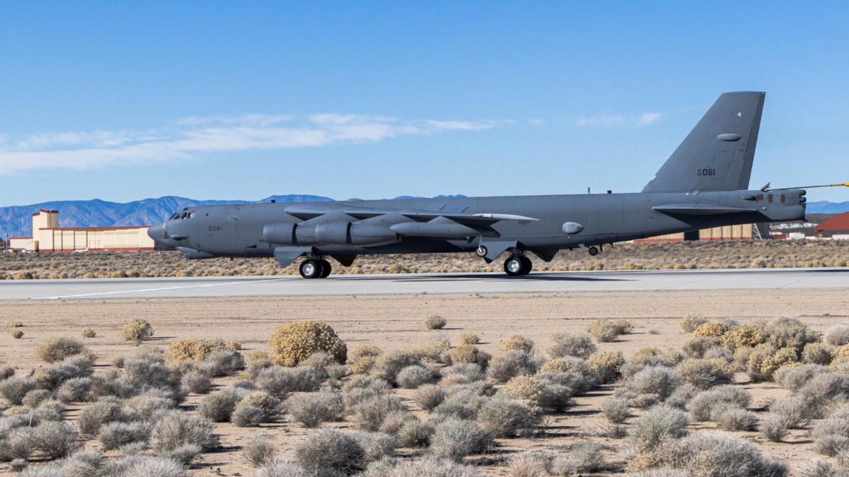 sua detin rachete care pot praji cu microunde toate computerele si electronicele dintr o cladire fara a face victime ce este champ