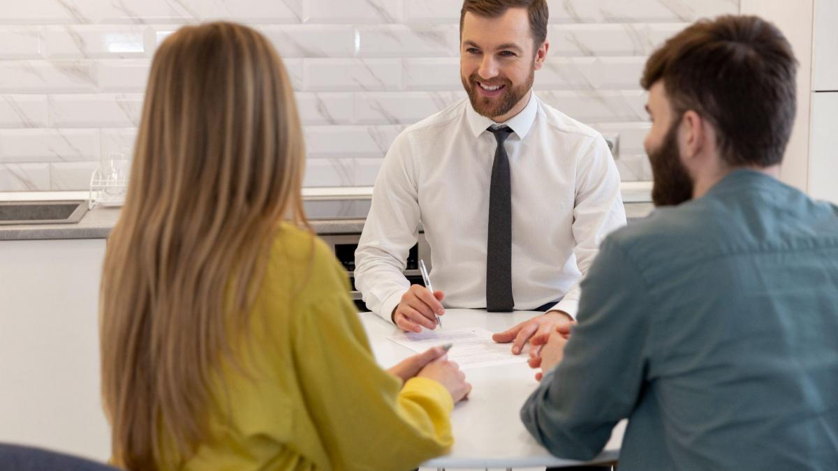 candidati in fata unui recruter