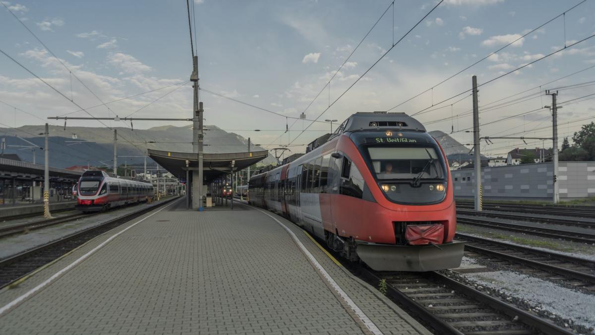 tren rosu in austria