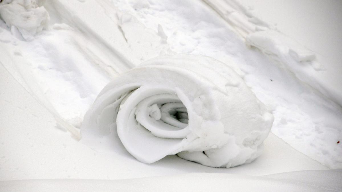 fenomen rar si spectaculos in muntii din turcia produs de ninsoare si vant ce sunt rulourile de zapada si cum se formeaza