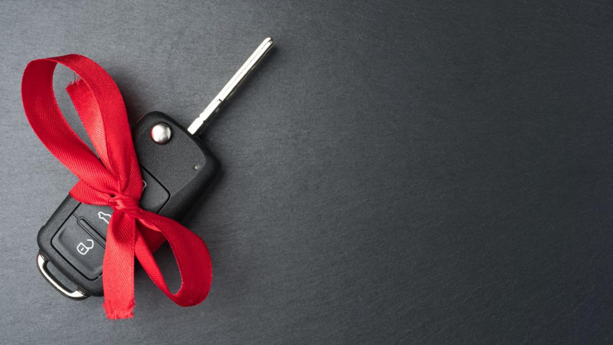 gest incredibil al unui primar din botosani si a vandut firma si a cumparat fiecarui angajat cate o masina